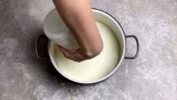 Как сделать вкусный домашний сыр из кефира быстро фото 3
