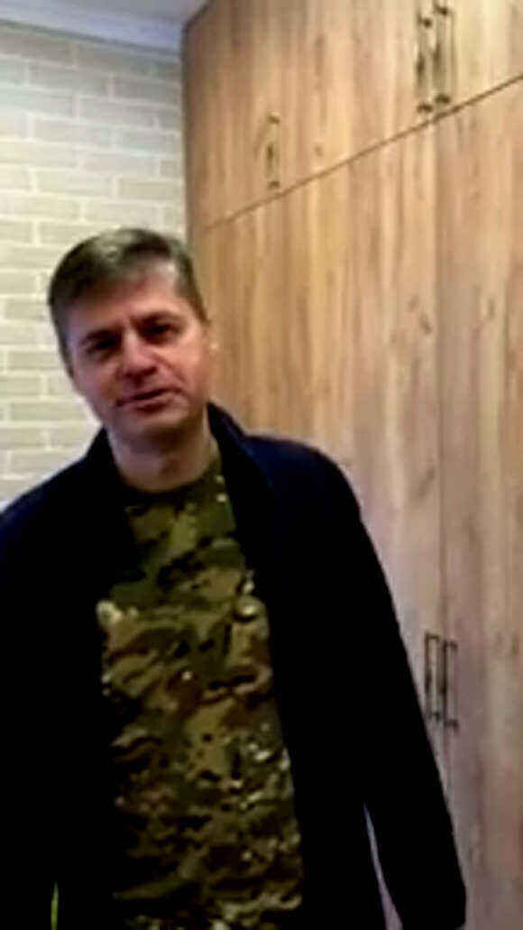 Как правильно сделать встроенный шкаф с распашными дверями своими руками фото 6