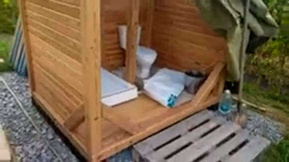 Дачный туалет душ из лиственницы своими руками