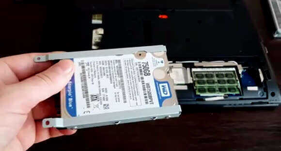 Как заменить жесткий диск в ноутбуке на SSD для ускорения работы фото 3