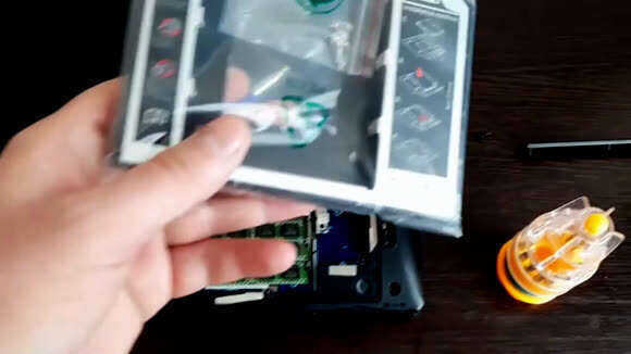Как заменить жесткий диск в ноутбуке на SSD для ускорения работы фото 6