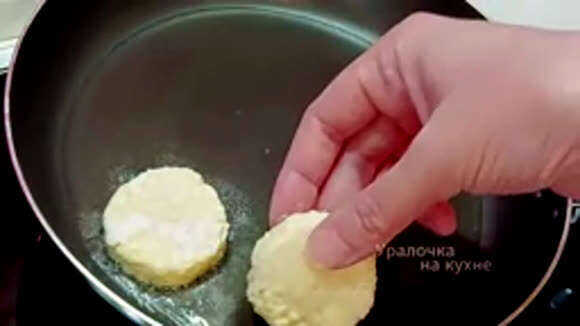 Самые вкусные и быстрые сырники на сковороде по простому рецепту фото 1