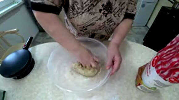 Лепешки из цельнозерновой муки на блиннице: рецепт и польза фото 3
