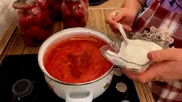 Сочные томаты в собственном соку для вкусных блюд и соусов