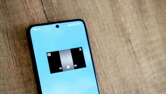 Как включить функцию картинка в картинке на телефоне Android фото 1