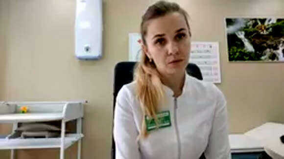 Чем поить ребенка при рвоте: выбор солевых растворов
