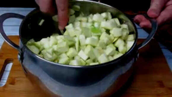 Самый простой рецепт вкусной кабачковой икры на каждый день фото 3